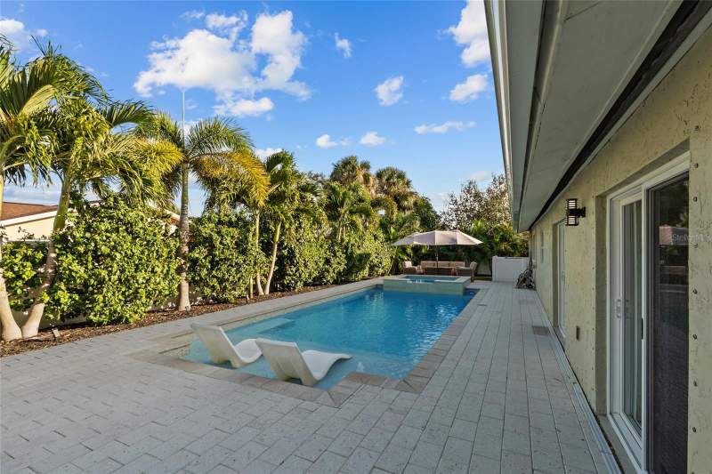 3 bedroom Single Family Residence at 4592 40th Street, Broadwater Unit 2 Blk N, St Petersburg — photo 3