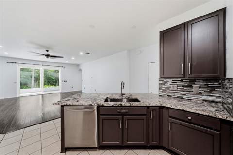 5150 Villagebrook Drive, Wesley Chapel FL - photo 9 of 70