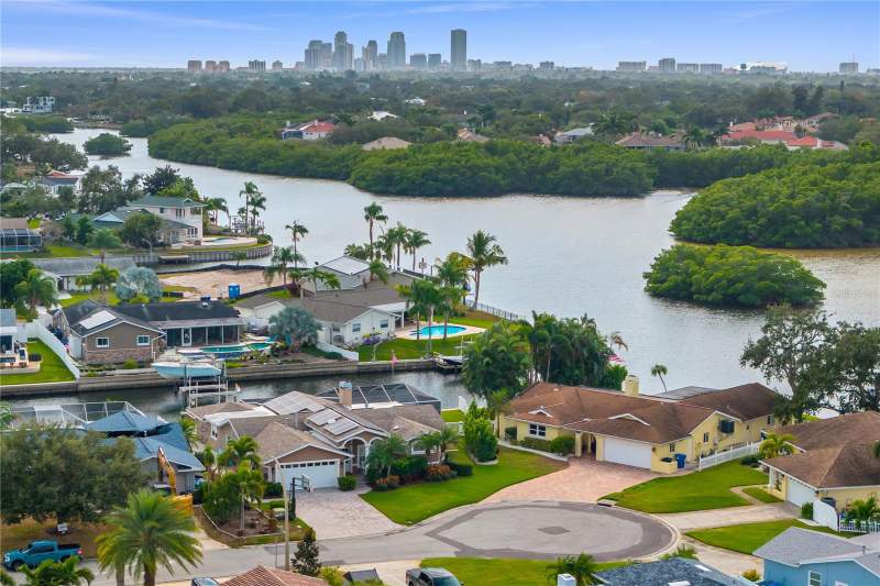 4 bedroom Single Family Residence at 1320 52nd Avenue, Ponderosa Of Shore Acres, St Petersburg — photo 2