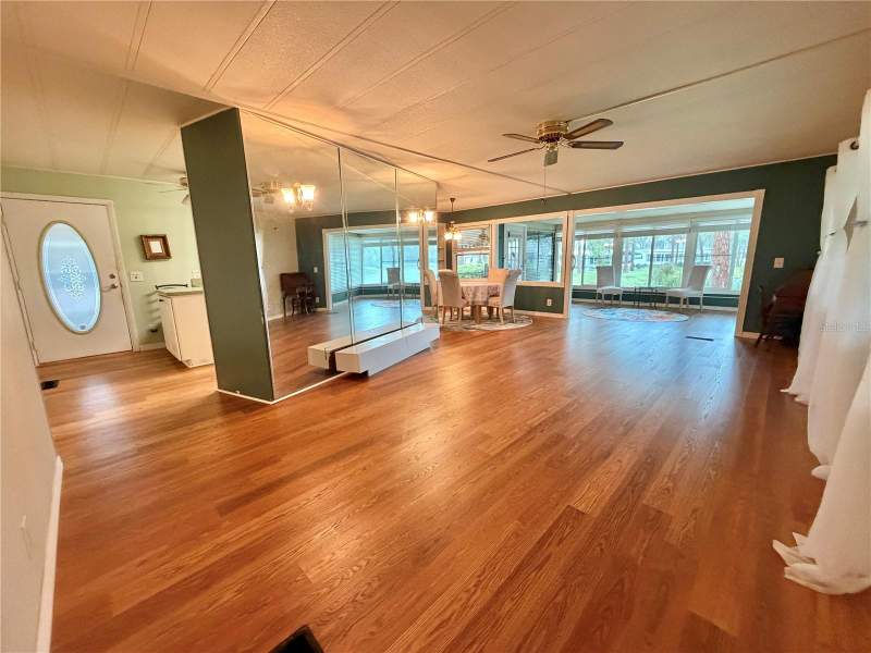 2 bedroom Mobile Home at 320 Palo Verde Drive, Hawthorne At Leesburg A Coop, Leesburg — photo 3