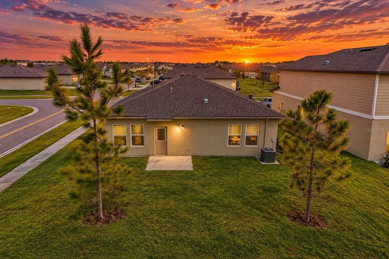 3 bedroom Single Family Residence at 3945 Spruce Creek Dr, Riverstone Ph 1, Lakeland — photo 2