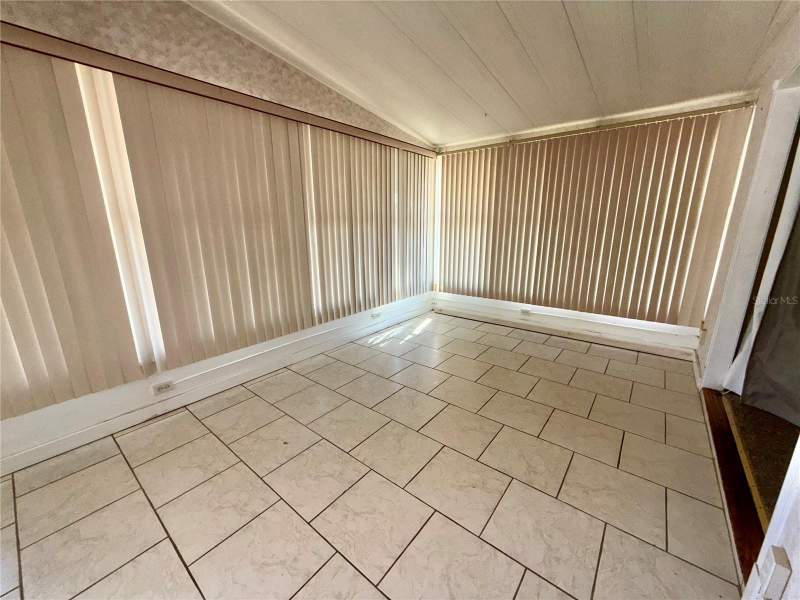 2 bedroom Mobile Home at 82208 F Street #208, Pinellas Park, Pinellas Park — photo 5