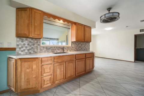 609 Fox Hills Drive, Sun City Center FL - photo 14 of 49