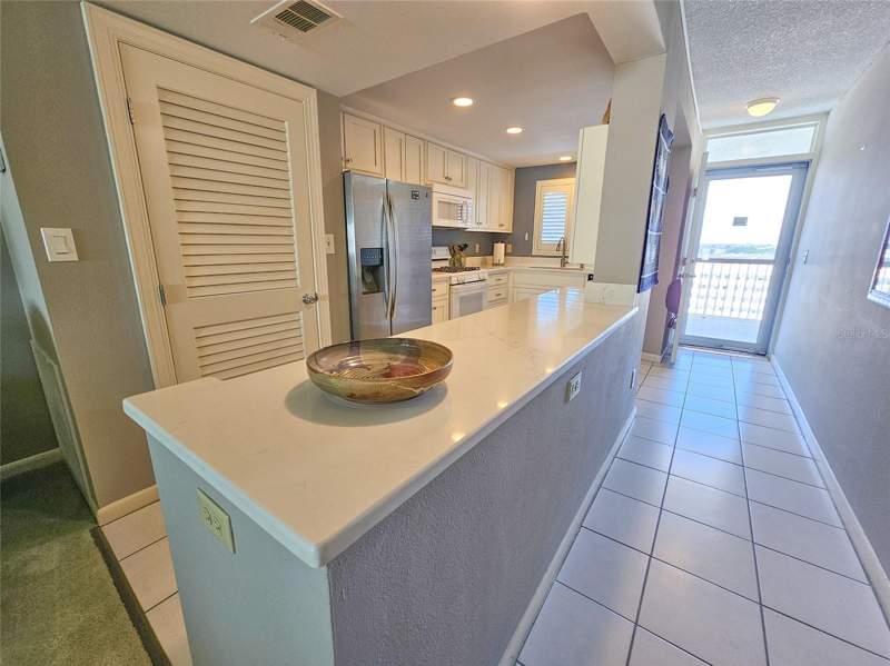 1 bedroom Condominium at 5980 Shore Boulevard #1006, Town Shores, Gulfport — photo 3