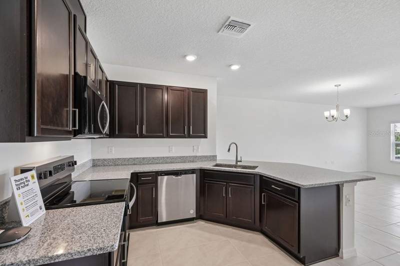 3 bedroom Townhouse at 394 Sequoia Drive, Reserve At Forest Lake, Lake Wales — photo 5