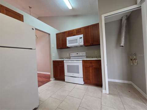 320 Eron Way #6, Winter Garden FL - photo 7 of 16