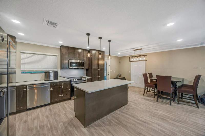 4 bedroom Single Family Residence at 7149 Spruce Drive, Weeki Wachee Hills, Weeki Wachee — photo 3