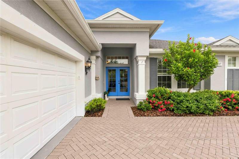 3 bedroom Single Family Residence at 7907 Ashley Circle, University Place, Bradenton — photo 2