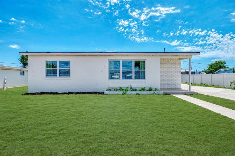 3 bedroom Single Family Residence at 22055 Marshall Avenue, Port Charlotte Sec 033, Port Charlotte — photo 2