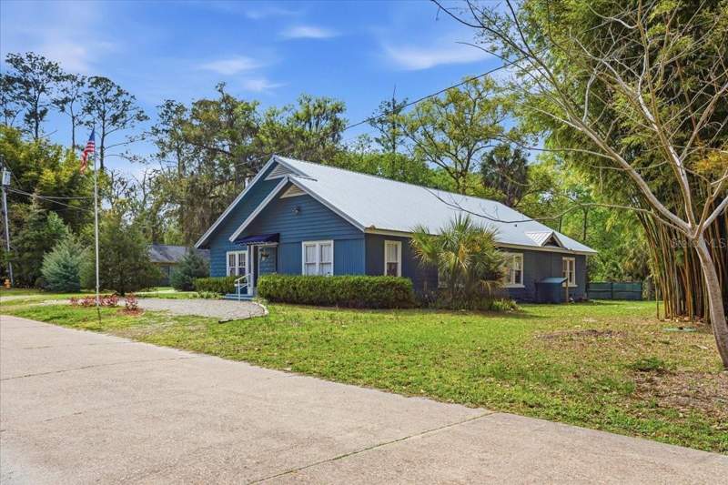 4 bedroom Single Family Residence at 18708 NW 242nd Street, G M Whetstone Estate Add To H S, High Springs — photo 2