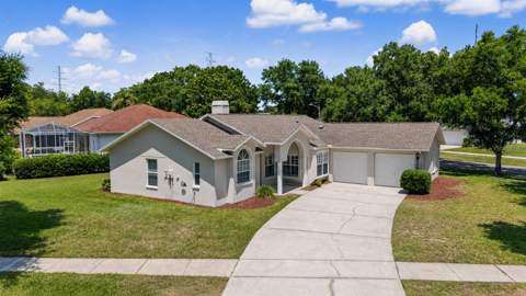 6208 Huntington Drive, Zephyrhills FL - photo 11 of 50