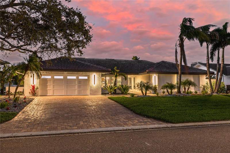 4 bedroom Single Family Residence at 4959 58TH AVENUE, BAYWAY ISLES, ST PETERSBURG — photo 3