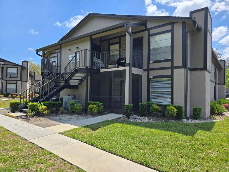 North Oaks Condo