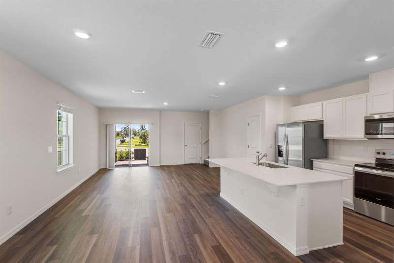 3 bedroom Townhouse at 12086 Shine View Lane, Waterleigh, Winter Garden — photo 2