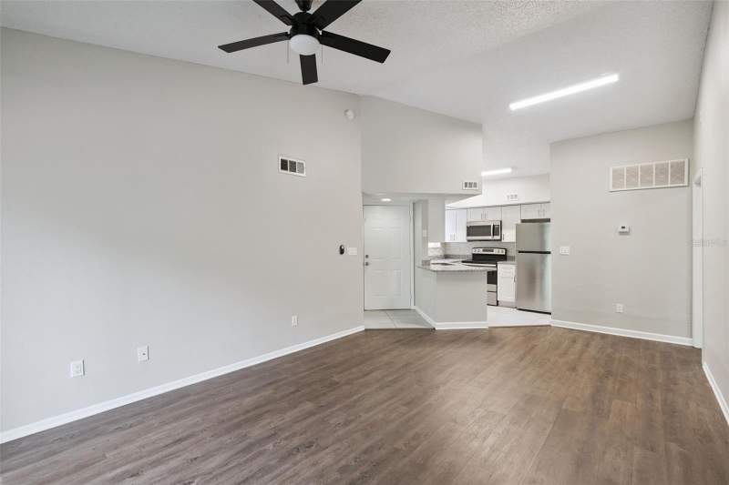 2 bedroom Condominium at 1948 Lake Atriums Circle #124, Plaza/Millenium, Orlando — photo 4