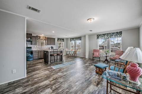 36747 Lakewood Drive, Zephyrhills FL - photo 12 of 66