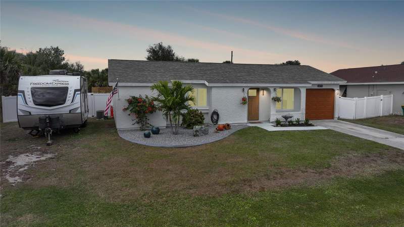 3 bedroom Single Family Residence at 18970 McGrath Circle, Port Charlotte Sec 092, Port Charlotte — photo 3