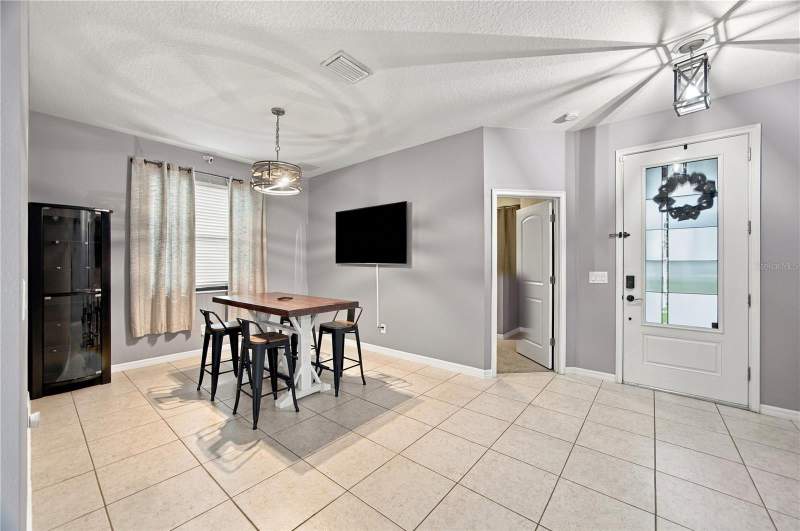 5 bedroom Single Family Residence at 837 Old Windsor Way, Villages At Avalon 3B-2, Spring Hill — photo 4