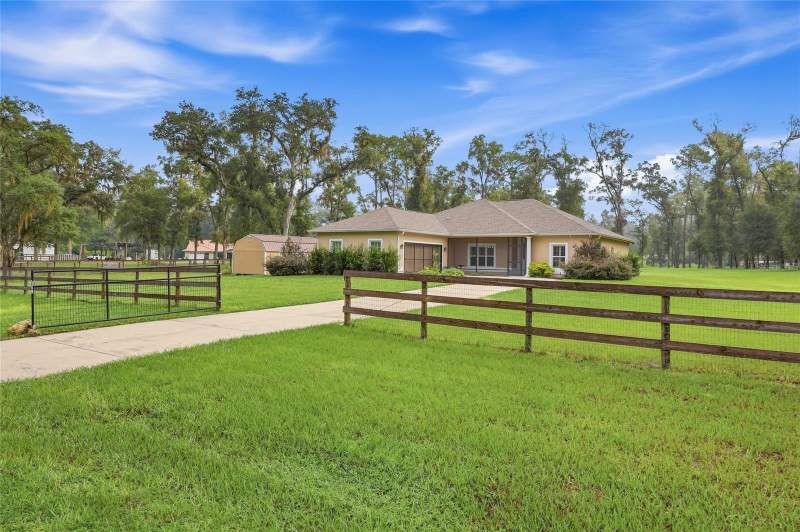 16 LAKESIDE DRIVE home for sale in Meadow Wood Farms