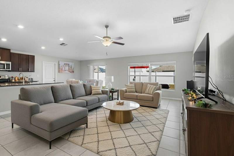 4 bedroom Single Family Residence at 889 Calico Scallop Street, Shell Cove, Ruskin — photo 2