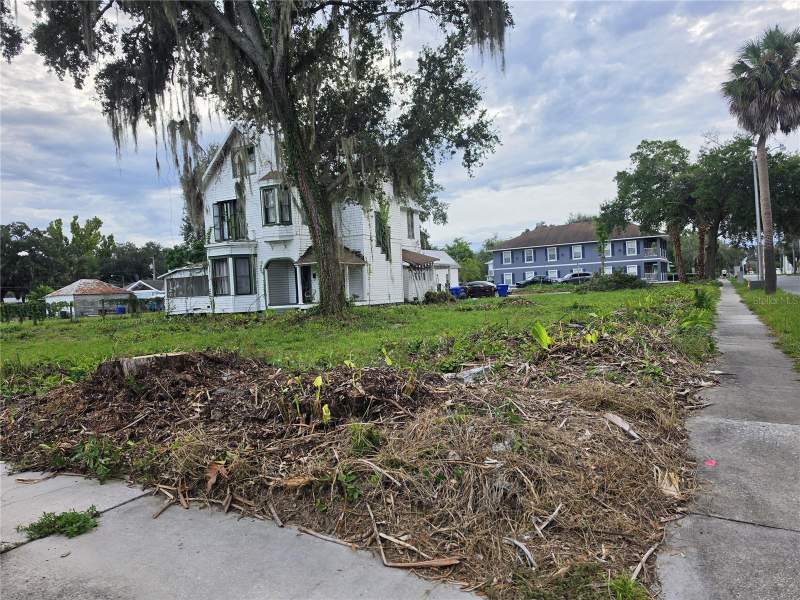 4 bedroom Single Family Residence at 206 S Vernon Avenue, W A Patricks Add, Kissimmee — photo 3