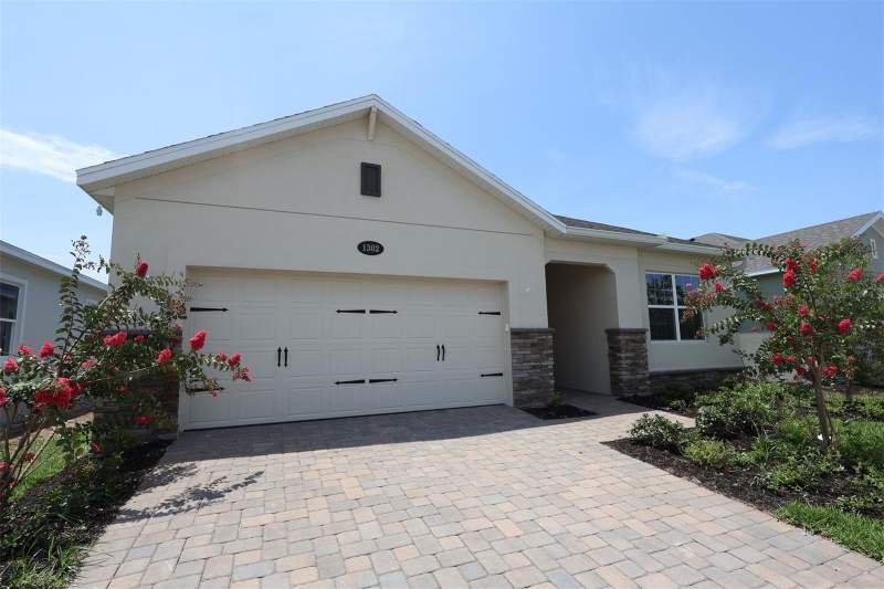1302 HYDE STREET home for sale in Center Lake On The Park