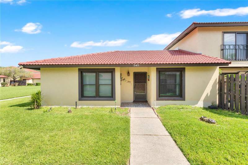 545 HUNTER CIRCLE home for sale in Coopersmith Village at Poinciana