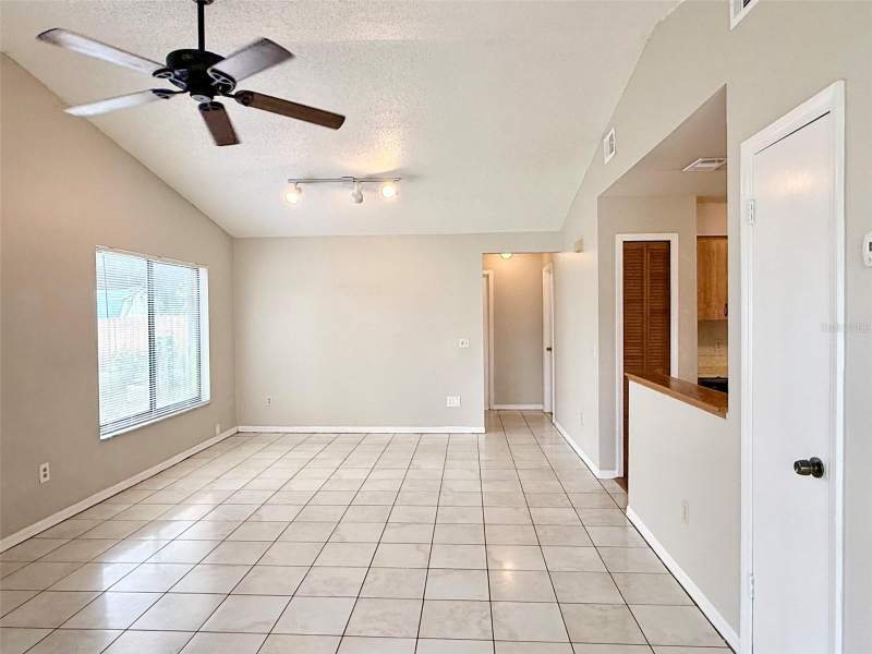 2 bedroom Half Duplex at 608 E Warren Avenue, Wildmere, Longwood — photo 4