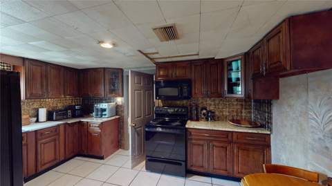 5651 6th Street, Zephyrhills FL - photo 10 of 24