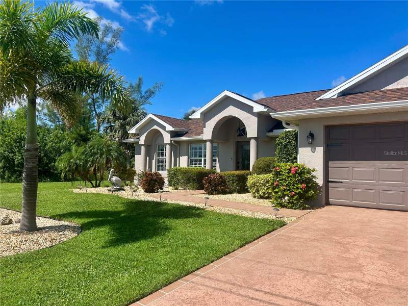 4 bedroom Single Family Residence at 8251 Arlewood Circle, Port Charlotte Sec 093, Port Charlotte — photo 3