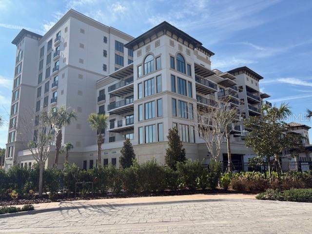 Four SeasonsCondos for Sale in Golden Oak, FL