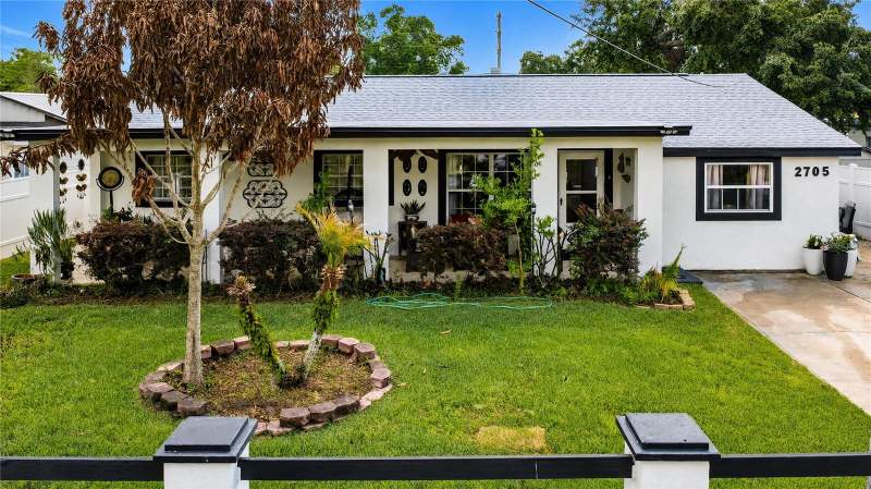 4 bedroom Single Family Residence at 2705 ARC DRIVE, BONNEVILLE SEC 02, ORLANDO — photo 1