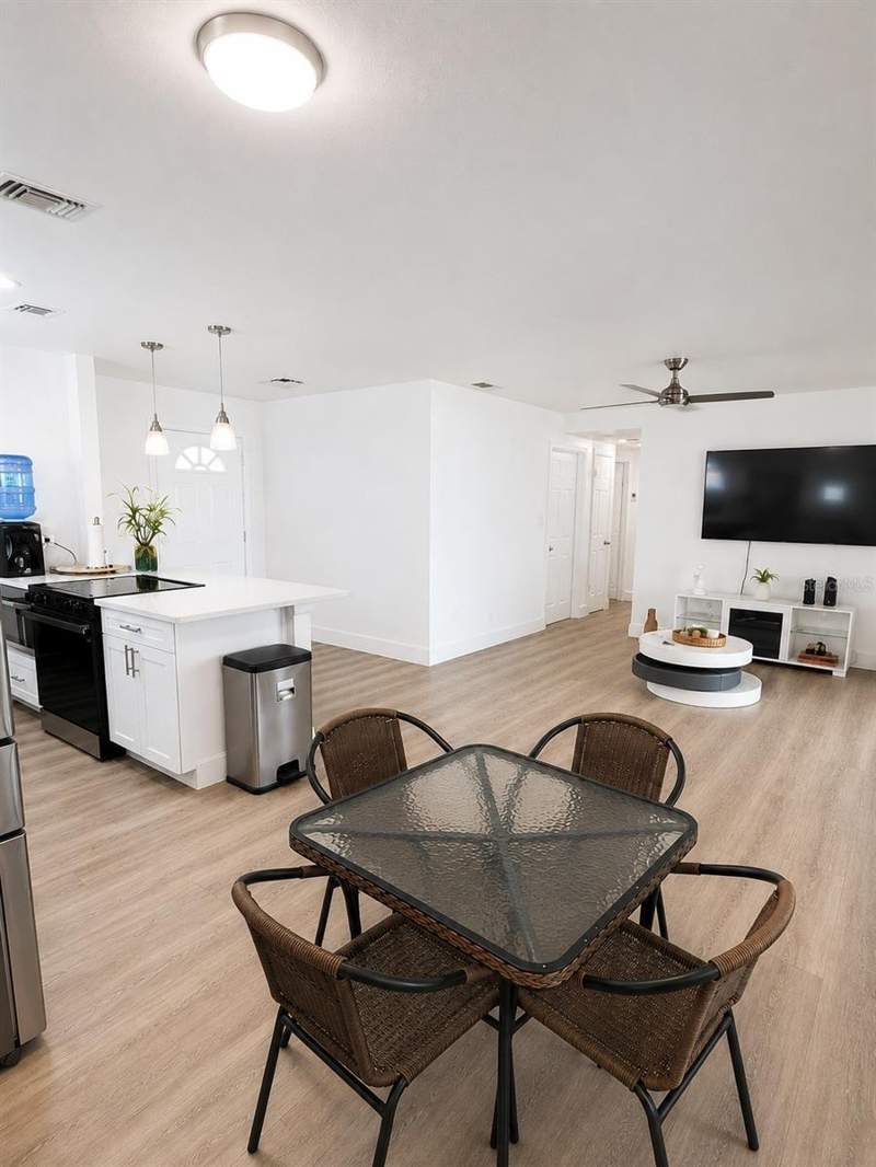 4 bedroom Single Family Residence at 11105 N 22nd Street, Sherwood Heights Unit 3, Tampa — photo 4