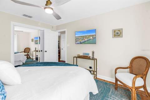5102 Coquina Key Drive #D, St Petersburg FL - photo 11 of 41