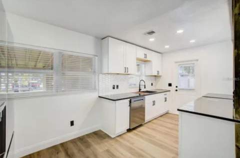5205 Chenault Avenue, Orlando FL - photo 6 of 17