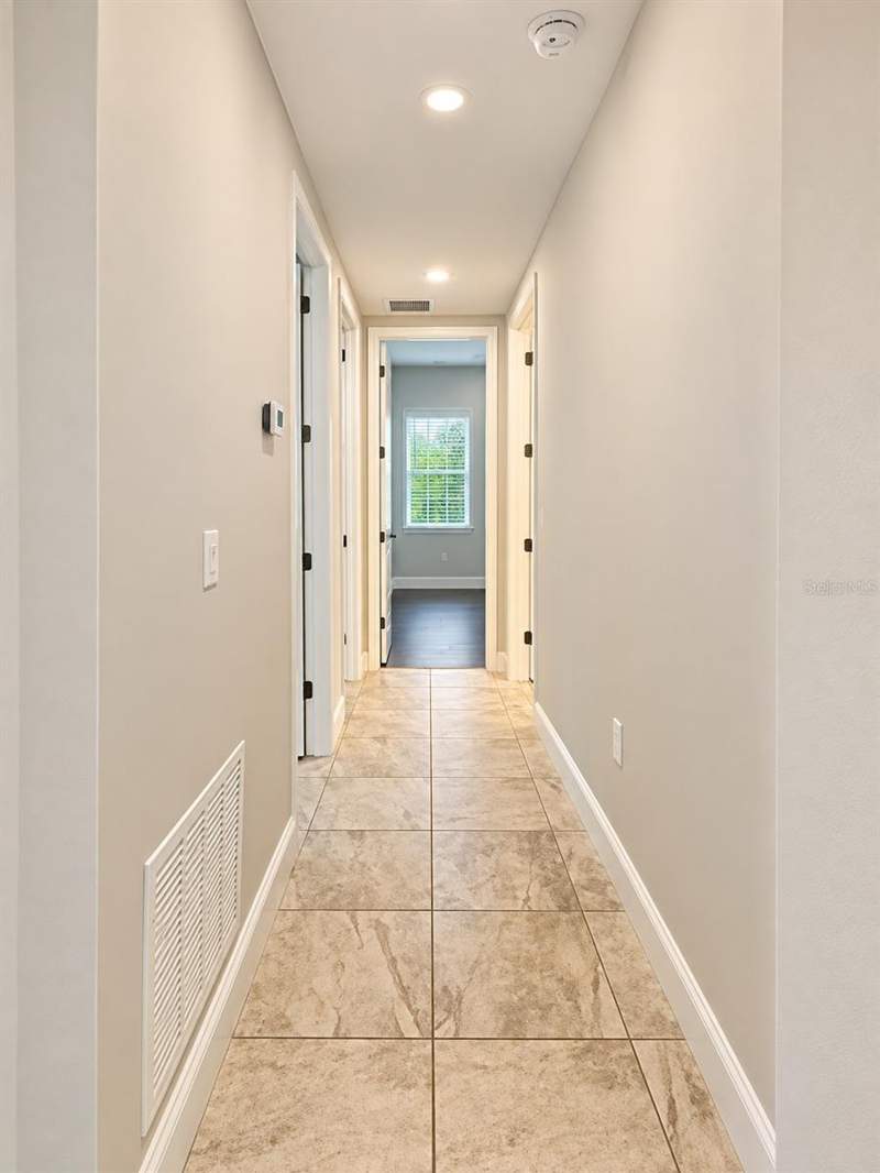 4 bedroom Single Family Residence at 7230 Hourglass Drive, Waterset Ph 2C1-1/2C1-2, Apollo Beach — photo 4