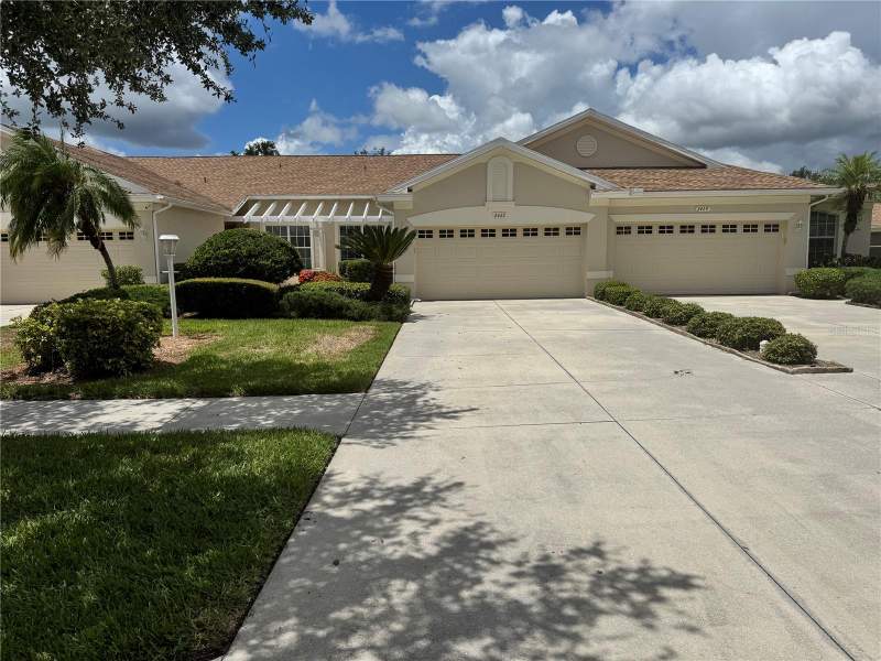 2427 MAGNOLIA CIRCLE home for sale in Lakeside Plantation