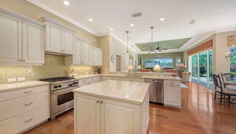 3 bedroom Single Family Residence at 8008 Royal Birkdale Circle, Lakewood Ranch Country Club Village C 5, Lakewood Ranch — photo 3