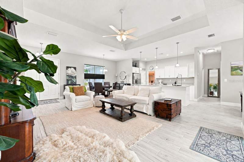 3 bedroom Single Family Residence at 15450 Cliff Swallow Road, Royal Highlands, Weeki Wachee — photo 3