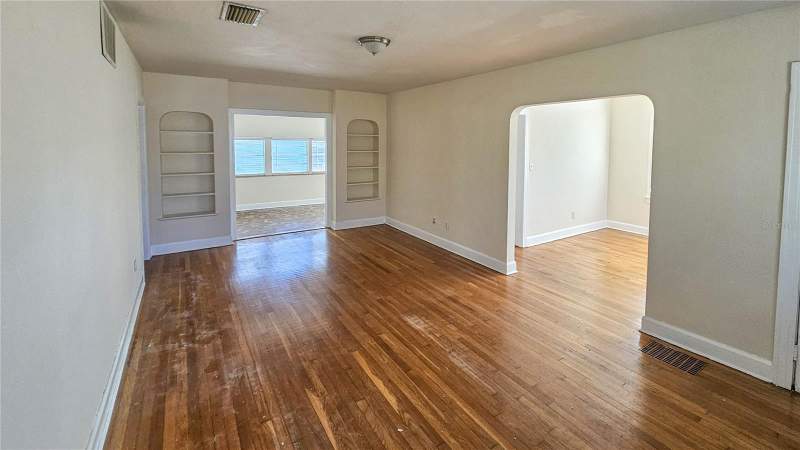 2 bedroom Single Family Residence at 860 16th Avenue, Jackson Square, St Petersburg — photo 5