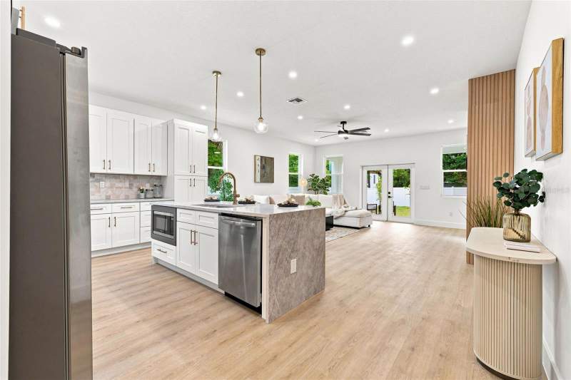 3 bedroom Single Family Residence at 3008 E Osborne Avenue, Bellmont Heights, Tampa — photo 4