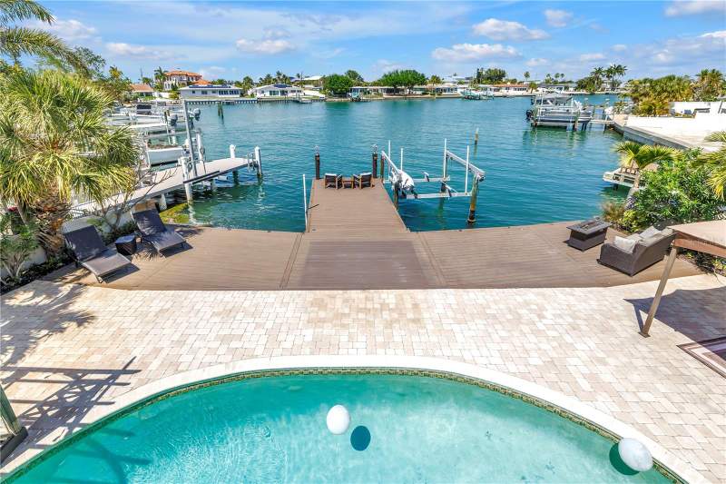5 bedroom Single Family Residence at 3945 Poinsettia Drive, Belle Vista Point, St Pete Beach — photo 2