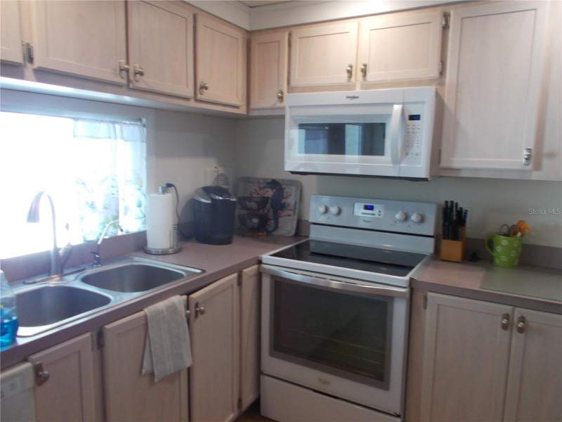 2 bedroom Mobile Home at 5004 Palena Boulevard, Holiday Park, North Port — photo 3