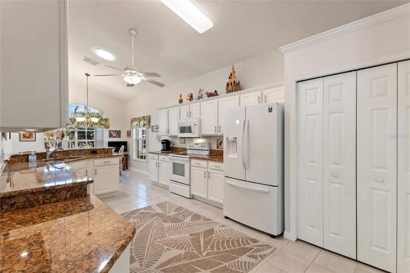 2 bedroom Single Family Residence at 215 Fitzgerald Ln, Ridgewood Lakes Village 04B, Davenport — photo 4