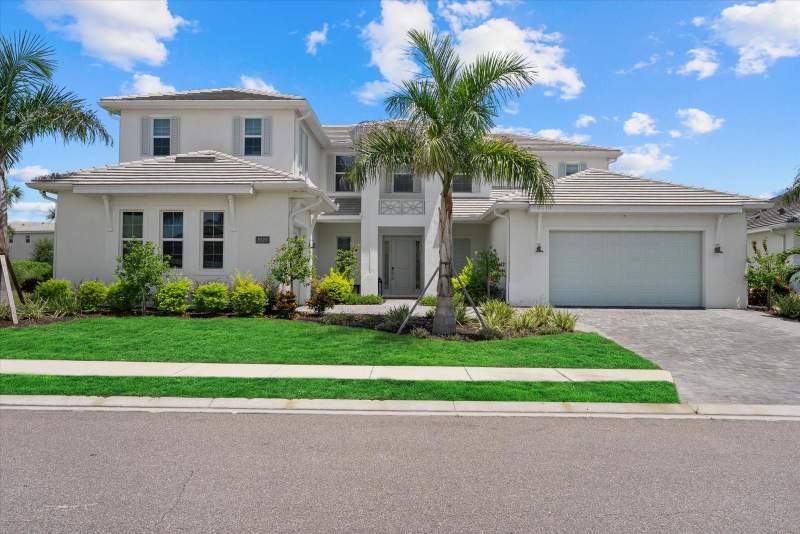 4 bedroom Single Family Residence at 8129 Nevis Run, Isles At Lakewood Ranch Ph II, Lakewood Ranch — photo 2