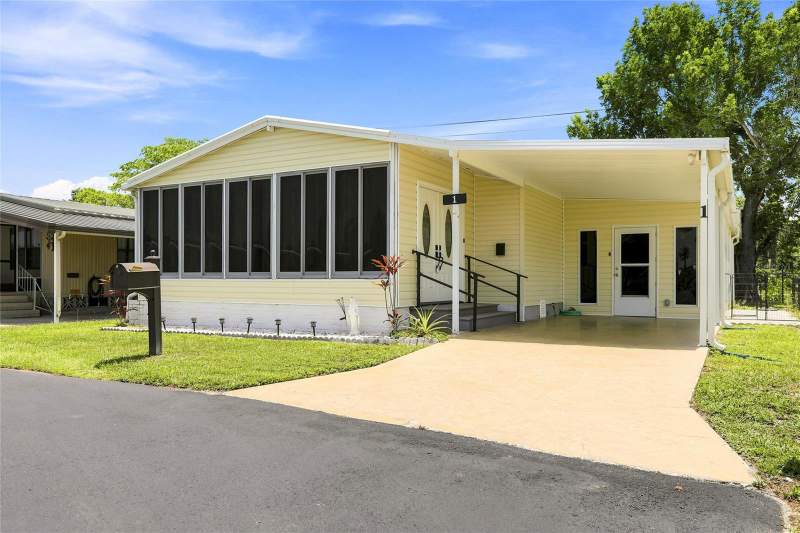 2 bedroom Manufactured Home at 1 Poinsettia Drive, Poinsettia Park Mhp, Fort Myers — photo 3