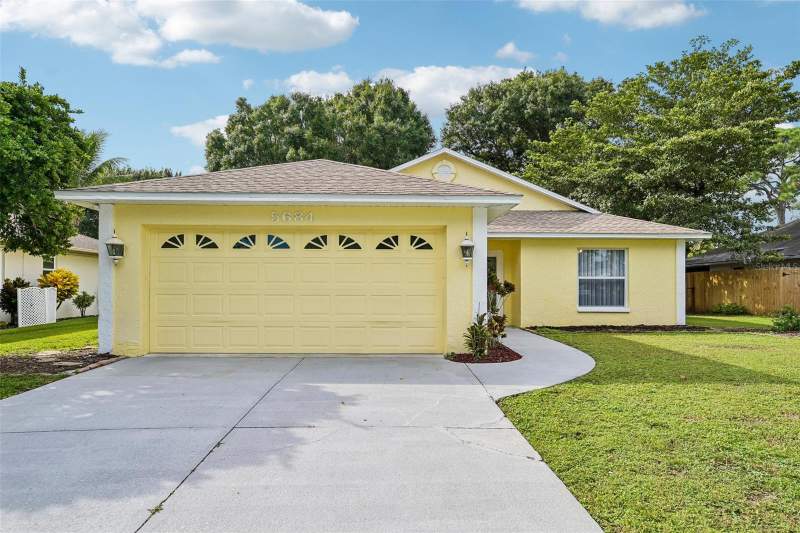 3 bedroom Single Family Residence at 5684 Alden Garden Way, Deer Hollow, Sarasota — photo 3