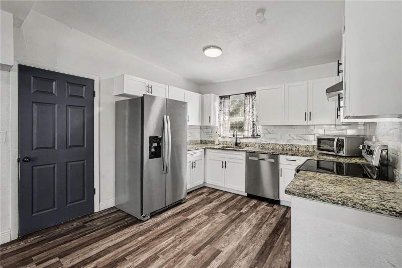 4 bedroom Single Family Residence at 4928 S 82nd Street, Progress Village Unit 2, Tampa — photo 5