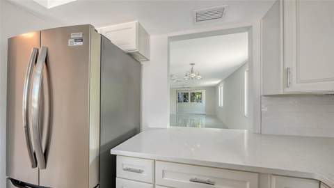 554 Spanish Drive, Longboat Key FL - photo 13 of 70