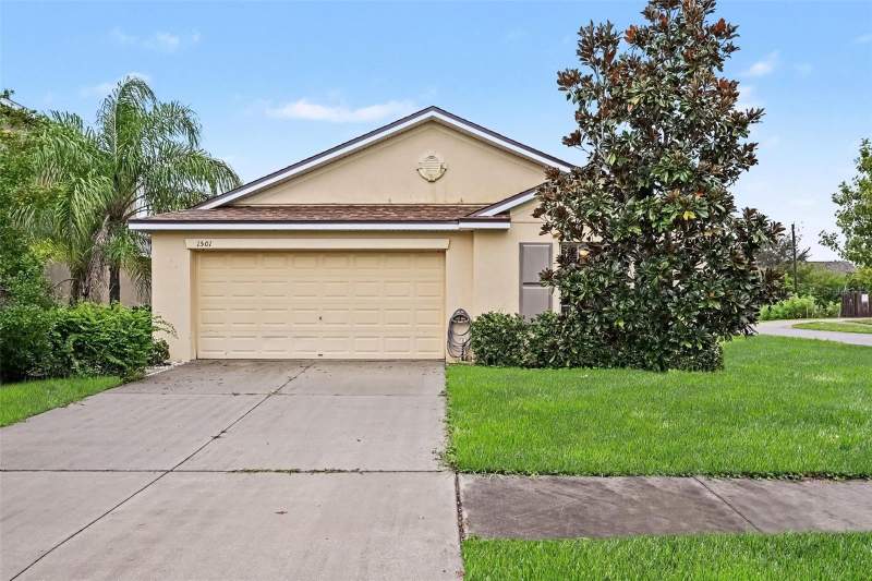 1501 CLIMBING DAYFLOWER DRIVE home for sale in Wynnmere East